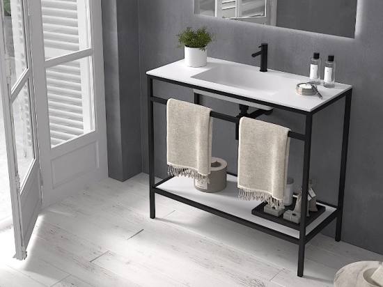 Meuble vasque avec une structure en métal noir lui conférant un style industriel. Le plan vasque blanc apporte une touche contemporaine. Ce meuble de salle de bain est à la fois pratique et esthétique, et s'intègre dans tous les types d'intérieurs.
